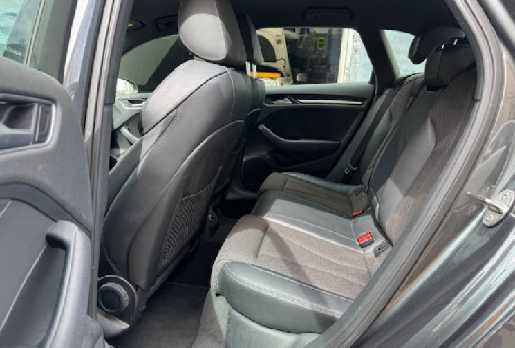 Audi A3 SPORTBACK s-line 2.0 tdi 150 cv stronic origine France / 