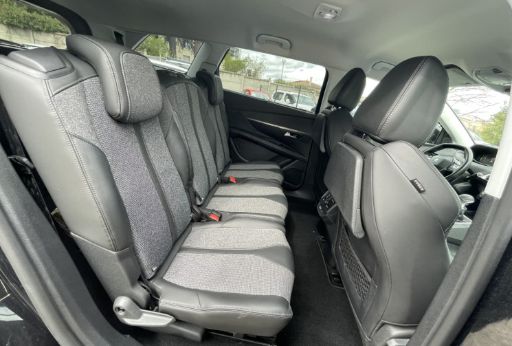 Peugeot 5008 2.0 HDI / 150 CH / ALLURE / 7 PLACES 