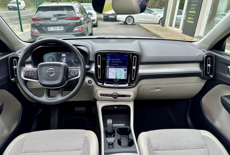 Volvo XC40 2.0 D4 190 AWD Geartronic8 BUSINESS + Toit Pano Ouvrant / 2e Main / Full suivi Volvo
