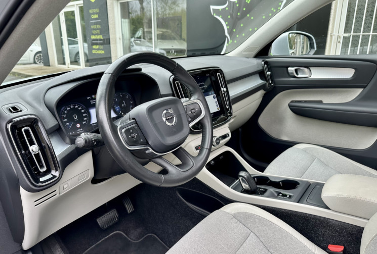 Volvo XC40 2.0 D4 190 AWD Geartronic8 BUSINESS + Toit Pano Ouvrant / 2e Main / Full suivi Volvo