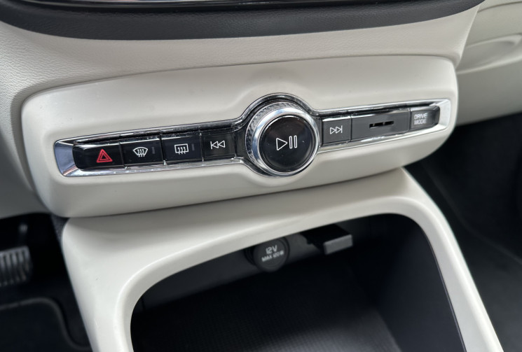 Volvo XC40 2.0 D4 190 AWD Geartronic8 BUSINESS + Toit Pano Ouvrant / 2e Main / Full suivi Volvo