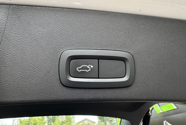 Volvo XC40 2.0 D4 190 AWD Geartronic8 BUSINESS + Toit Pano Ouvrant / 2e Main / Full suivi Volvo