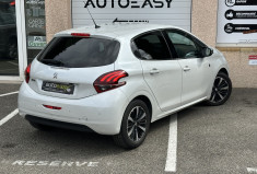 Peugeot 208 1.2 PureTech 110 ch Tech Edition 5p / Entretien complet / Courroie Neuve