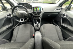 Peugeot 208 1.2 PureTech 110 ch Tech Edition 5p / Entretien complet / Courroie Neuve