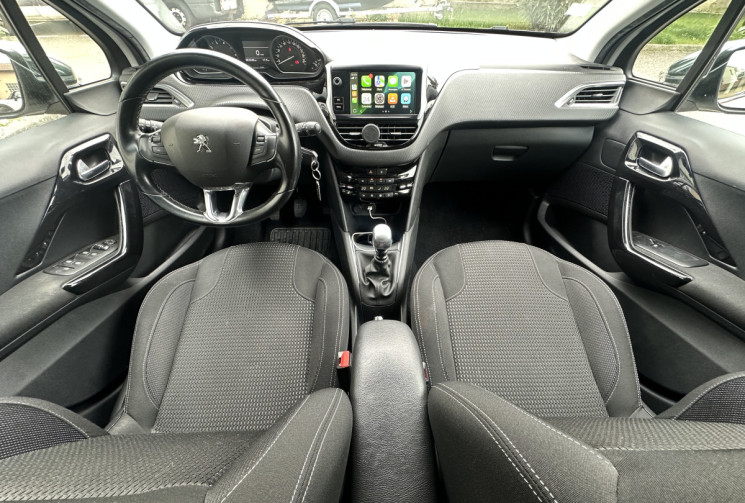 Peugeot 208 1.2 PureTech 110 ch Tech Edition 5p / Entretien complet / Courroie Neuve
