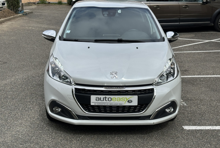 Peugeot 208 1.2 PureTech 110 ch Tech Edition 5p / Entretien complet / Courroie Neuve