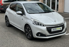 Peugeot 208 1.2 PureTech 110 ch Tech Edition 5p / Entretien complet / Courroie Neuve