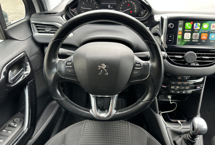 Peugeot 208 1.2 PureTech 110 ch Tech Edition 5p / Entretien complet / Courroie Neuve