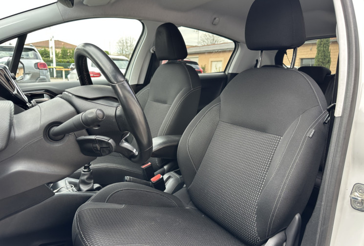 Peugeot 208 1.2 PureTech 110 ch Tech Edition 5p / Entretien complet / Courroie Neuve