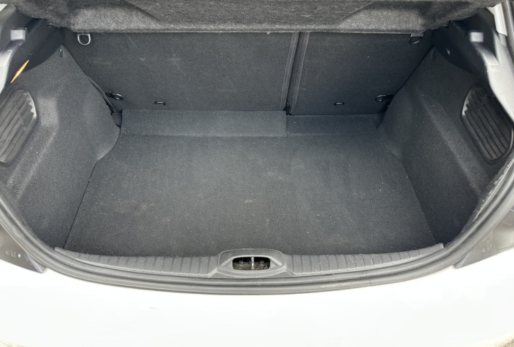 Peugeot 208 1.2 PureTech 110 ch Tech Edition 5p / Entretien complet / Courroie Neuve