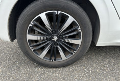 Peugeot 208 1.2 PureTech 110 ch Tech Edition 5p / Entretien complet / Courroie Neuve