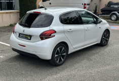 Peugeot 208 1.2 PureTech 110 ch Tech Edition 5p / Entretien complet / Courroie Neuve