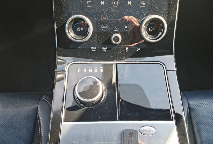 Land-Rover RANGE ROVER VELAR D300 SDV6 300 CH R-DYNAMIC SE 4WD BVA