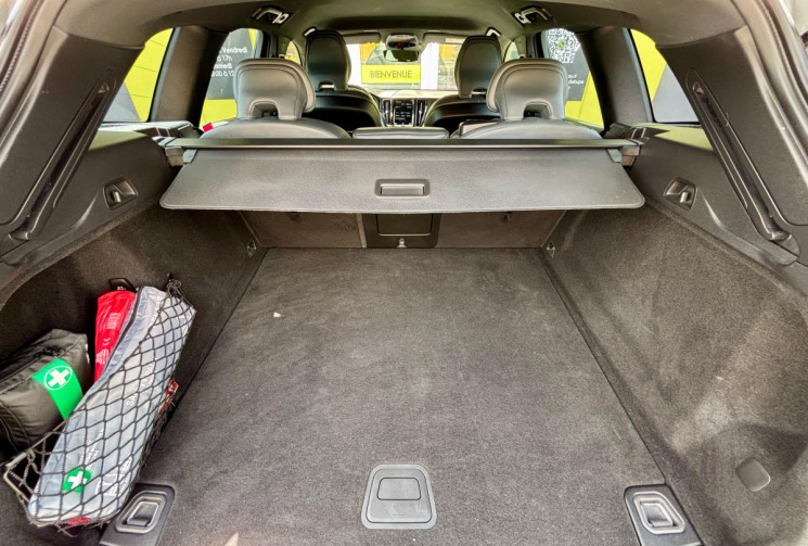 Volvo XC60 II B4 2.0 TDi 16V Mild Hybrid AWD Geartronic8 197 cv // R design // Boîte automatique