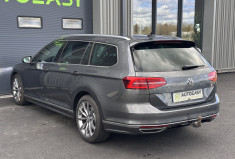 Volkswagen Passat SW 2.0 TDI 4Motion DSG7 240 cv R-LINE / Attelage