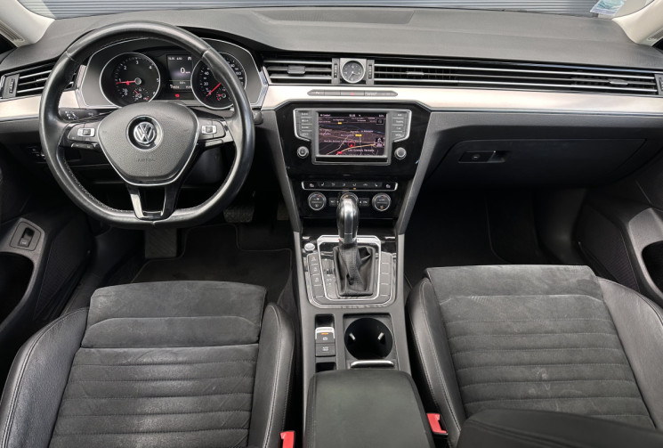 Volkswagen Passat SW 2.0 TDI 4Motion DSG7 240 cv R-LINE / Attelage