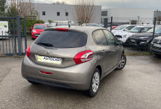 Peugeot 208 82 CH / STYLE 
