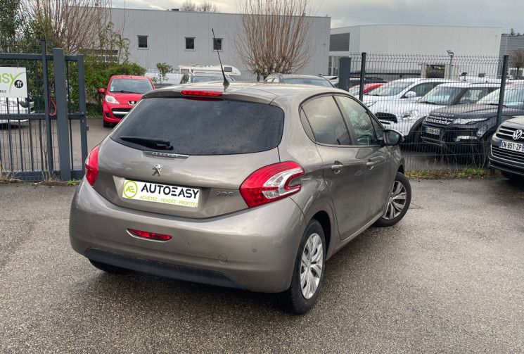 Peugeot 208 82 CH / STYLE 