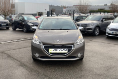 Peugeot 208 82 CH / STYLE 