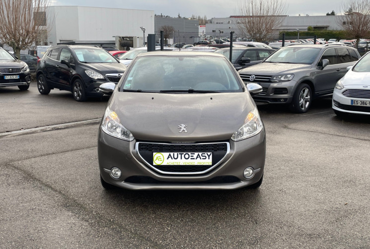 Peugeot 208 82 CH / STYLE 