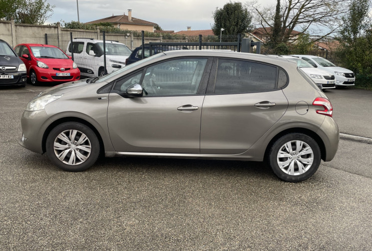 Peugeot 208 82 CH / STYLE 