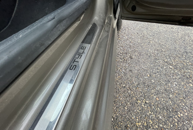Peugeot 208 82 CH / STYLE 