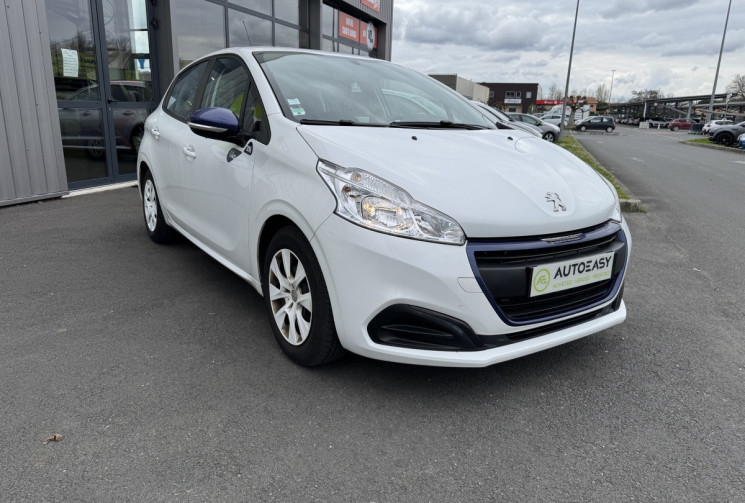 Peugeot 208 1.2 PureTech 68ch Like / DISTRIBUTION OK / CLIMATISATION / GTIE 6 MOIS