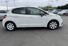 Peugeot 208 1.2 PureTech 68ch Like / DISTRIBUTION OK / CLIMATISATION / GTIE 6 MOIS