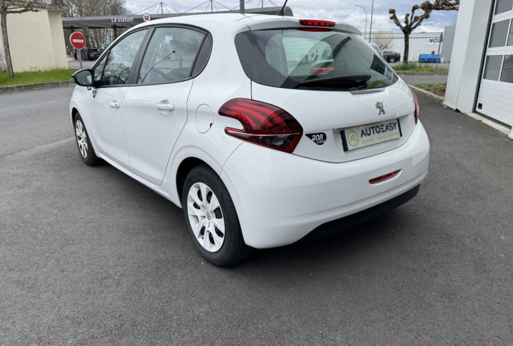 Peugeot 208 1.2 PureTech 68ch Like / DISTRIBUTION OK / CLIMATISATION / GTIE 6 MOIS