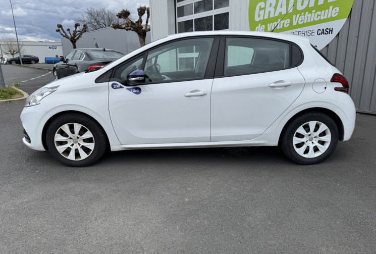 Peugeot 208 1.2 PureTech 68ch Like / DISTRIBUTION OK / CLIMATISATION / GTIE 6 MOIS