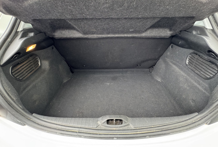 Peugeot 208 1.2 PureTech 68ch Like / DISTRIBUTION OK / CLIMATISATION / GTIE 6 MOIS