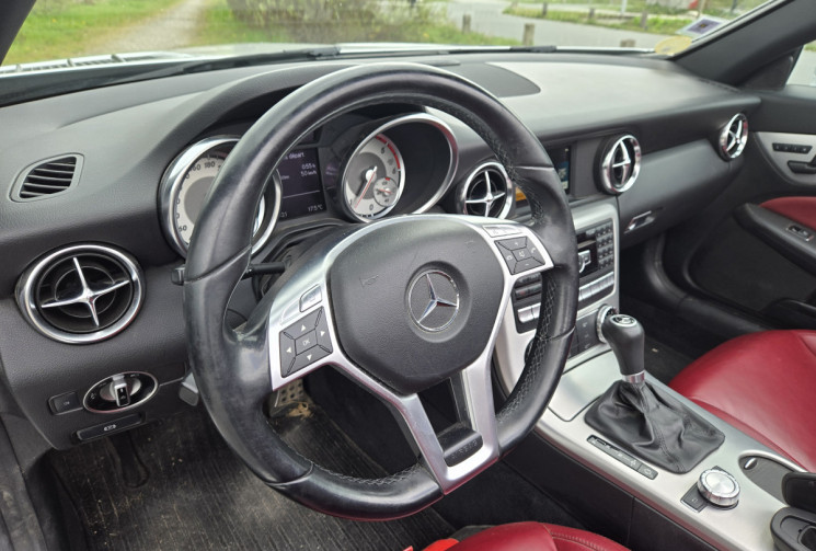 Mercedes SLK 250CDI 2.1 CDi  7G-TRONIC+ 204 cv *carplay * radars AV/AR * Full cuir rouge*           