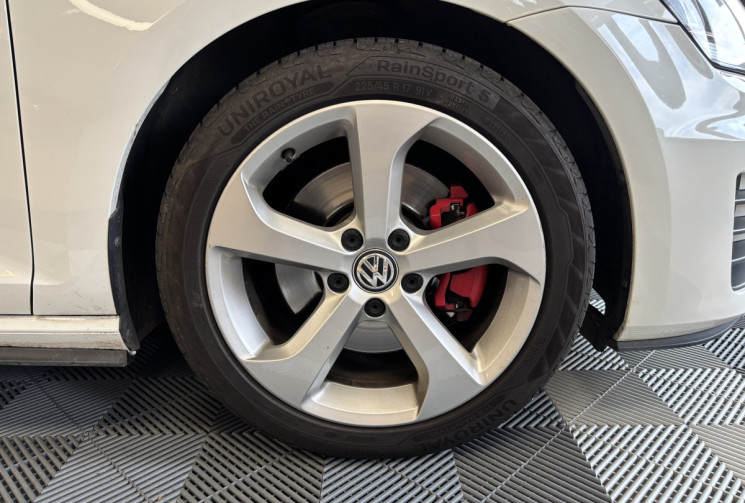 Volkswagen Golf VII GTI 2.0 TFSI DSG6 220 GTI / ORIGINE FRANCE / CT VIERGE