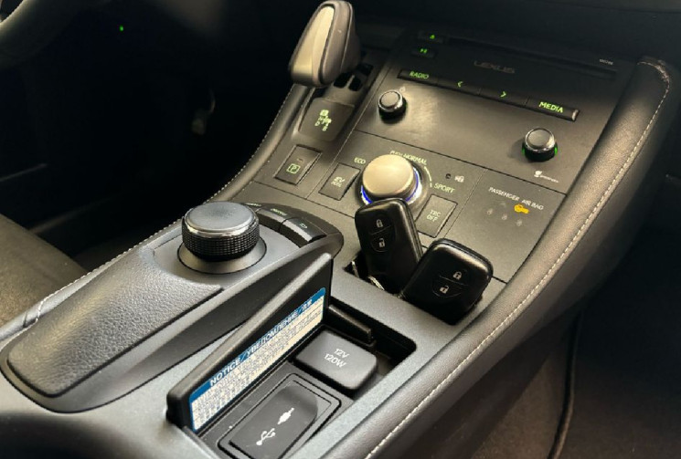 Lexus CT 200 F SPORT  136 CH HYBRID CVT   - 56412 KM