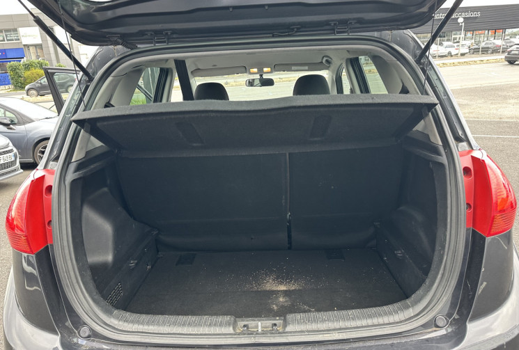 Kia VENGA 1.6 CRDi  115 CH 1ERE MAIN
