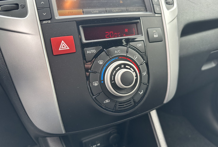 Kia VENGA 1.6 CRDi  115 CH 1ERE MAIN
