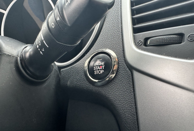 Kia VENGA 1.6 CRDi  115 CH 1ERE MAIN