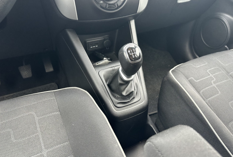 Kia VENGA 1.6 CRDi  115 CH 1ERE MAIN