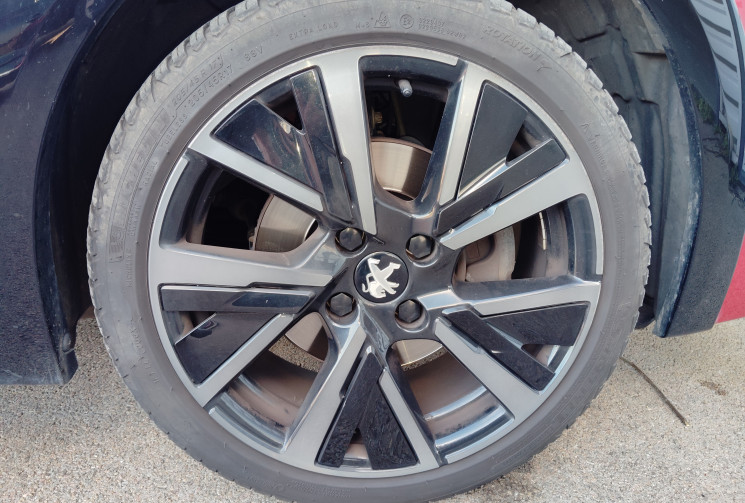 Peugeot 208 1.2 PureTech 100 GT Pack EAT8