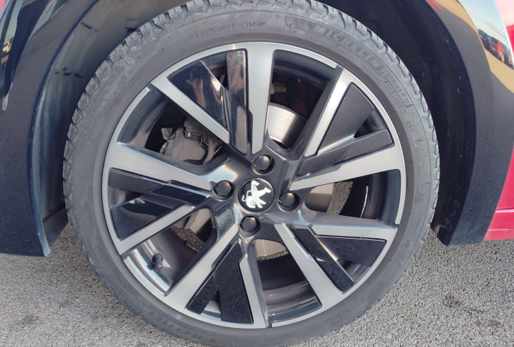 Peugeot 208 1.2 PureTech 100 GT Pack EAT8