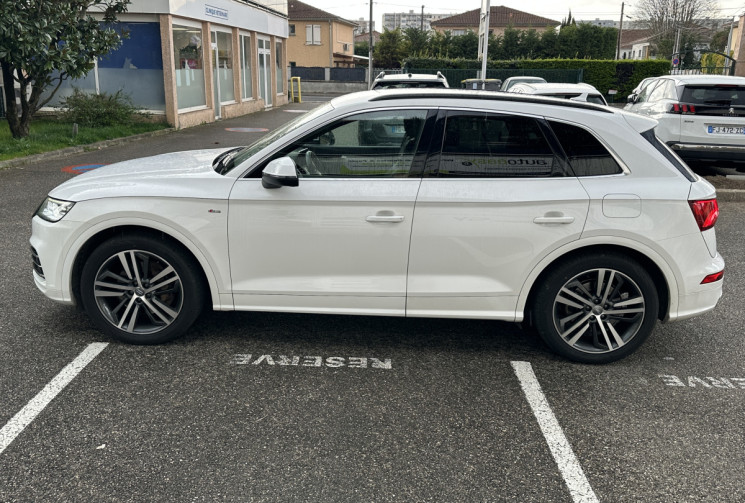 Audi Q5 55 TFSI e 367 ch S line quattro S tronic 7 / Entretien intégral Audi / Première main / Tva