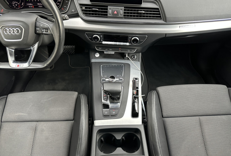 Audi Q5 55 TFSI e 367 ch S line quattro S tronic 7 / Entretien intégral Audi / Première main / Tva
