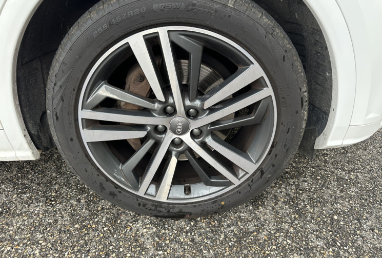 Audi Q5 55 TFSI e 367 ch S line quattro S tronic 7 / Entretien intégral Audi / Première main / Tva