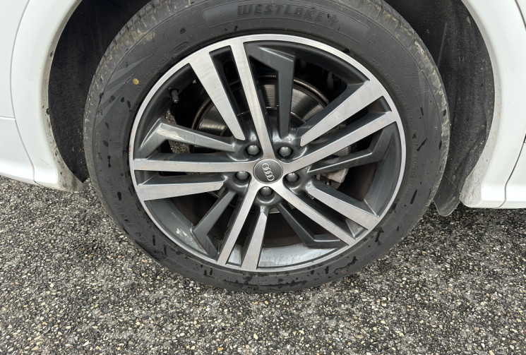 Audi Q5 55 TFSI e 367 ch S line quattro S tronic 7 / Entretien intégral Audi / Première main / Tva