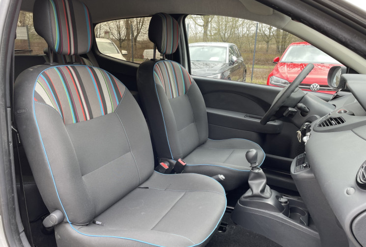 Renault Twingo II 1.2 16v 75 ch Life  * 1E Main  