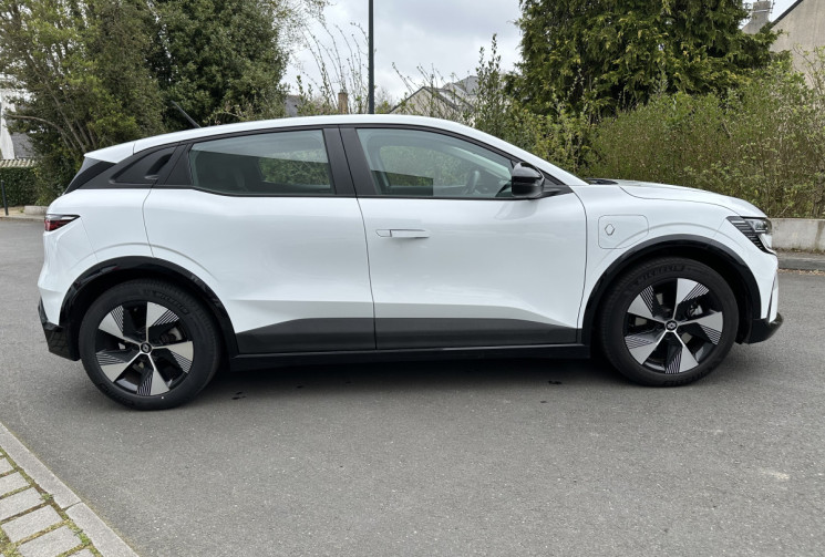 Renault Megane E-Tech Electric EV40 130ch Equilibre standard charge