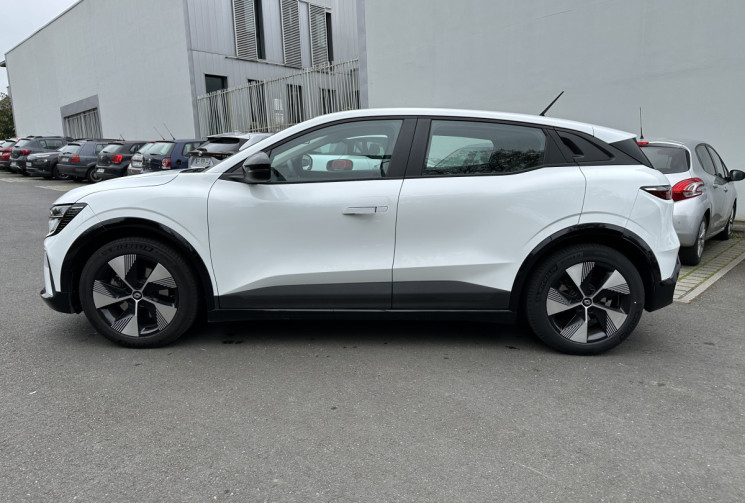 Renault Megane E-Tech Electric EV40 130ch Equilibre standard charge