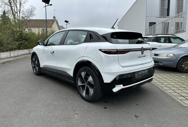 Renault Megane E-Tech Electric EV40 130ch Equilibre standard charge