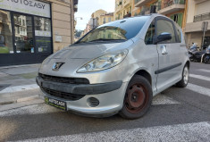 Peugeot 1007 1.4 i 75 ch 62200 kms 1ere main