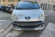 Peugeot 1007 1.4 i 75 ch 62200 kms 1ere main